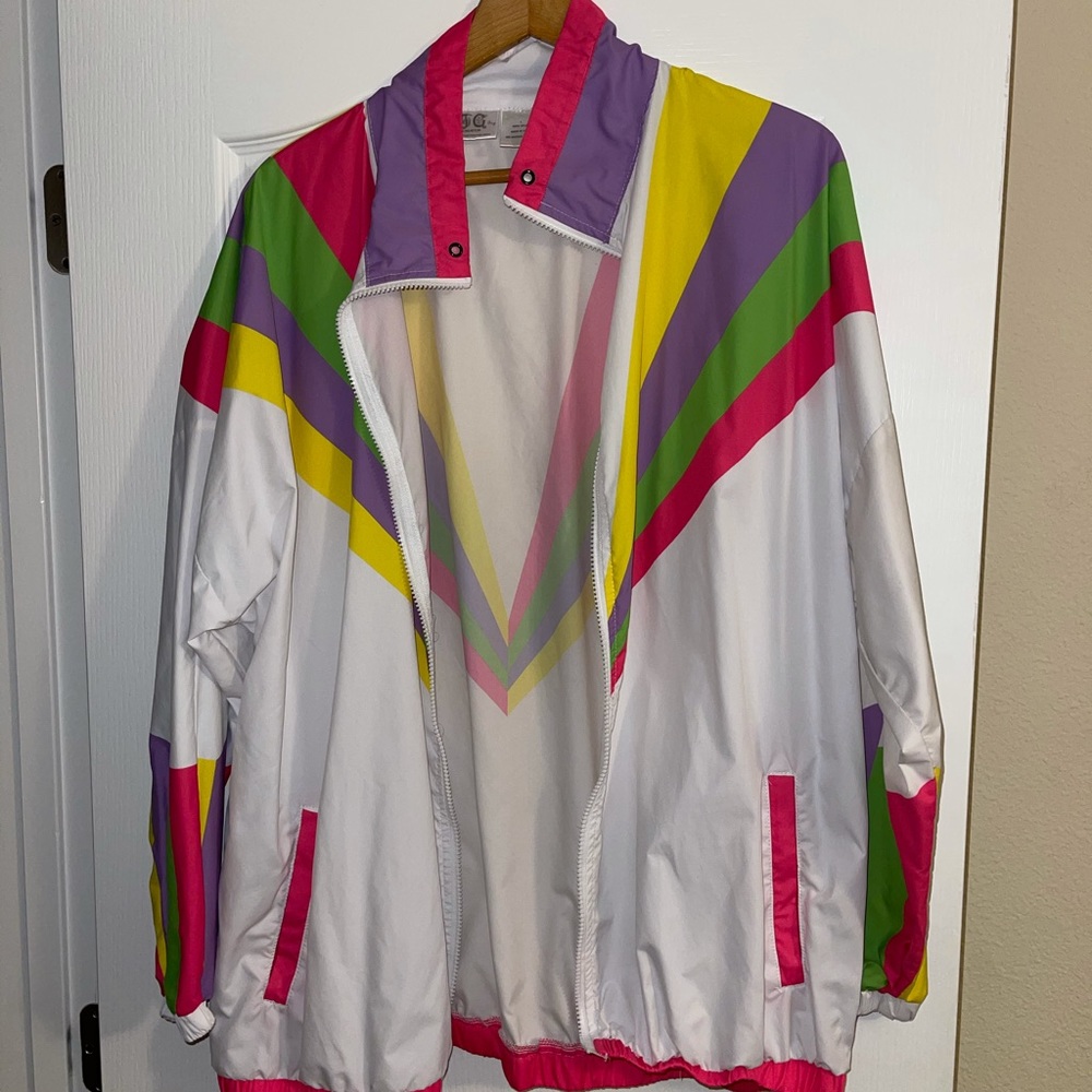 Men’s windbreaker.